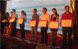 2011年度中國優秀陶瓷經銷商頒獎典禮，大將軍載譽而歸！
