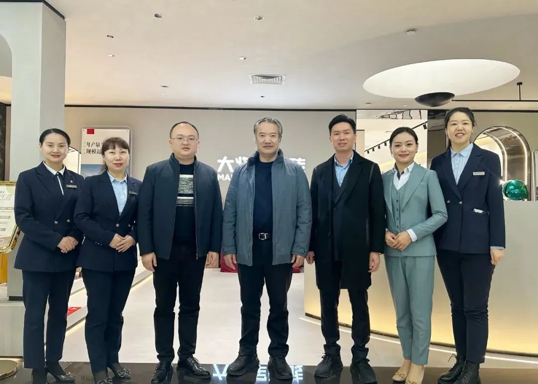 戰(zhàn)略牽引，直擊一線丨將軍陶瓷集團(tuán)柳朝陽董事長深入走訪終端市場