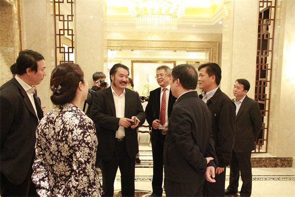 陜西省委常委延安市委書記姚引良一行蒞臨將軍企業參觀指導
(圖1)